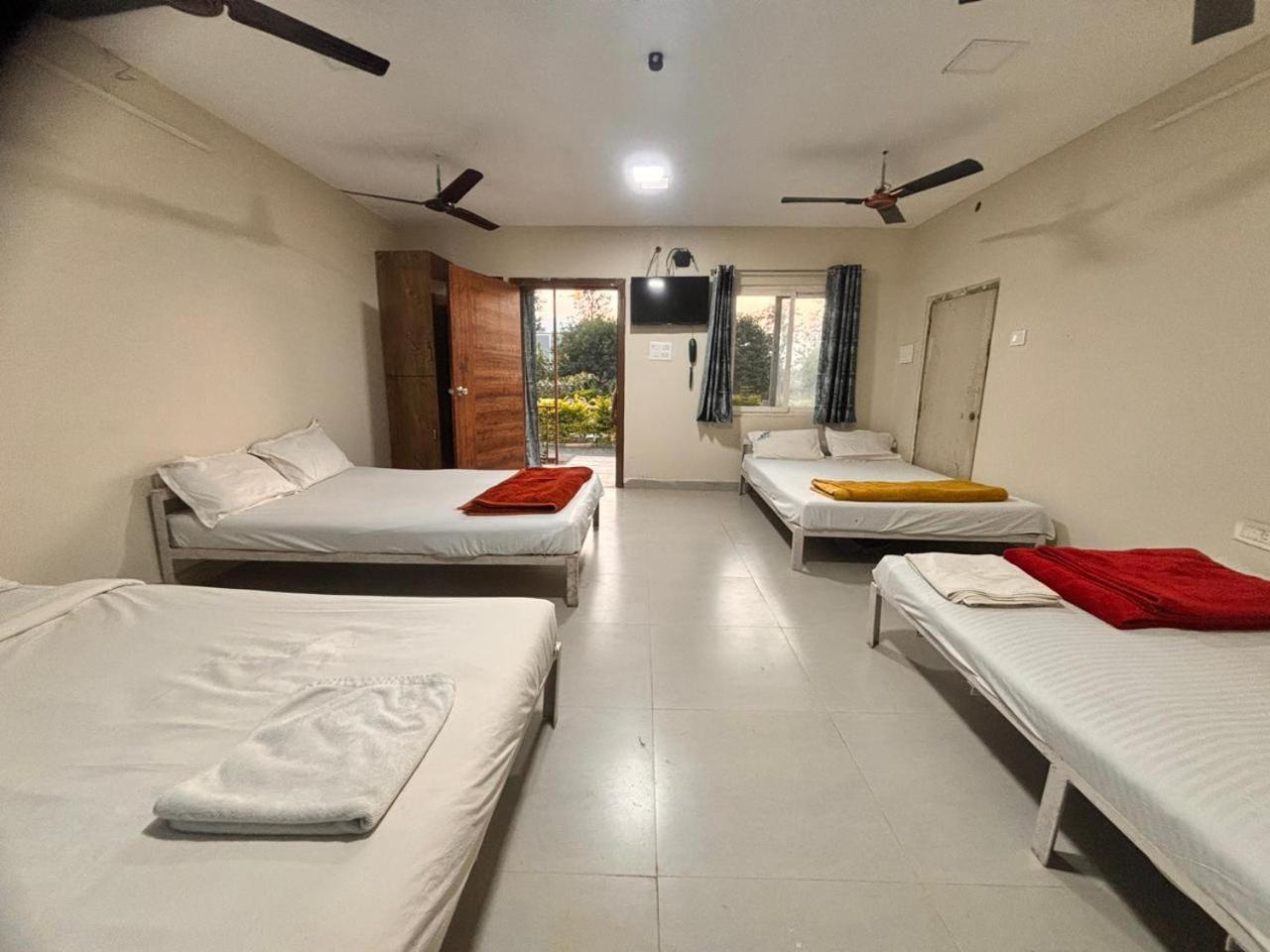 Natures Nest Araku Resort Buitenkant foto