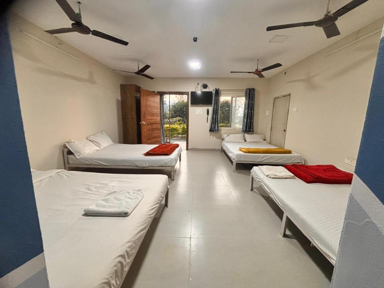 Natures Nest Araku Resort Buitenkant foto